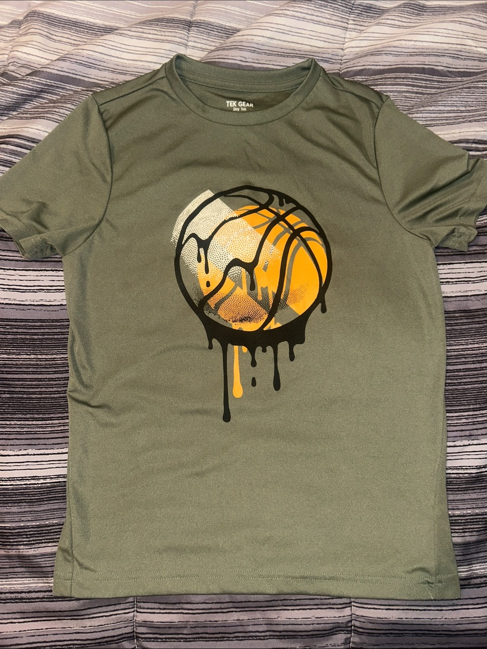 tek gear Olive Green Short-Sleeve Tee with Drip Basketball Graphic